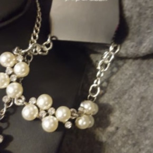 Pearl and Rhinestone Necklace/Bracelet Set J-65 - Picture 4 of 4